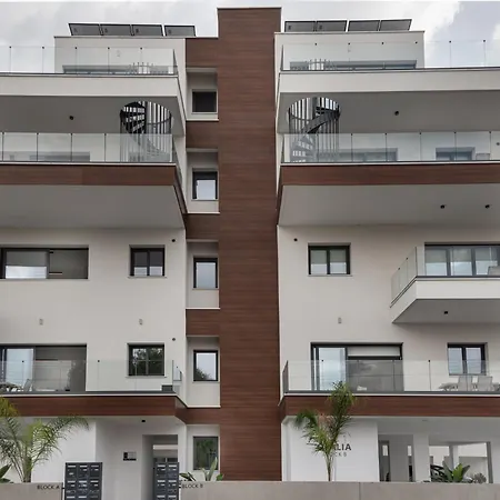 Phaedrus Living Opalia Residences Crystal Διαμέρισμα