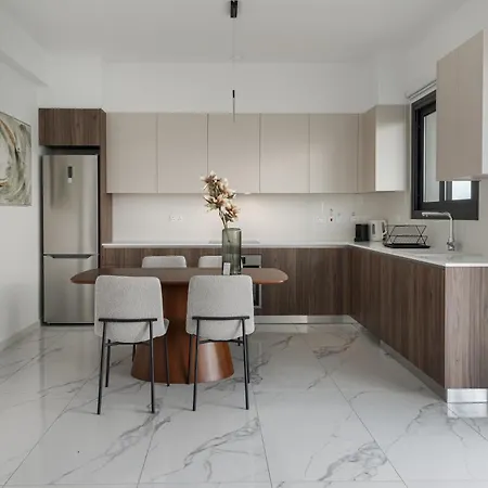 Apartment Phaedrus Living Opalia Residences Crystal
