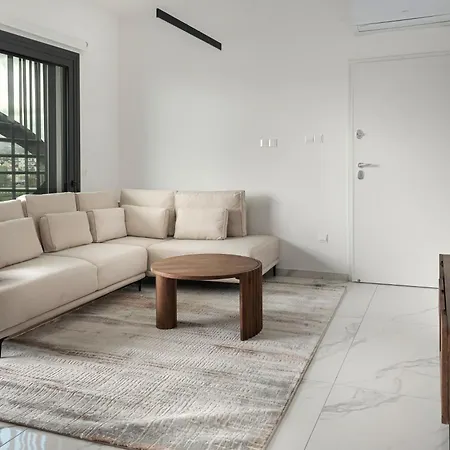 Apartment Phaedrus Living Opalia Residences Crystal
